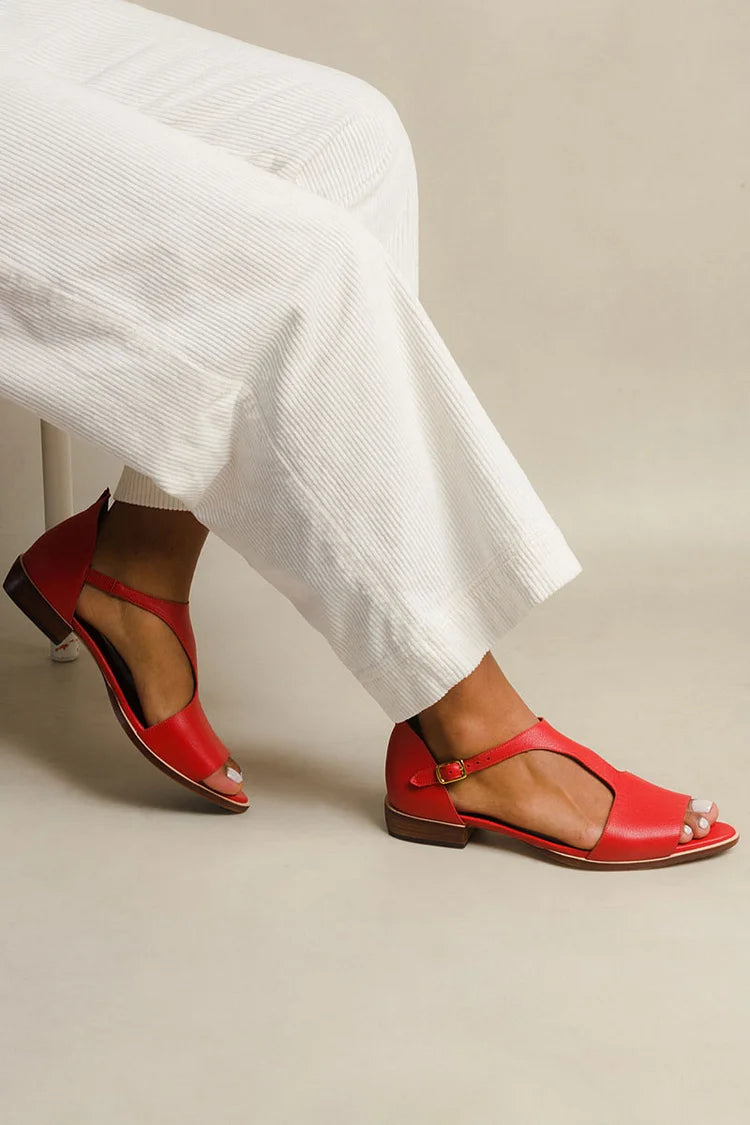 sandales décontractées à bride en T, découpes et bout ouvert effilé.