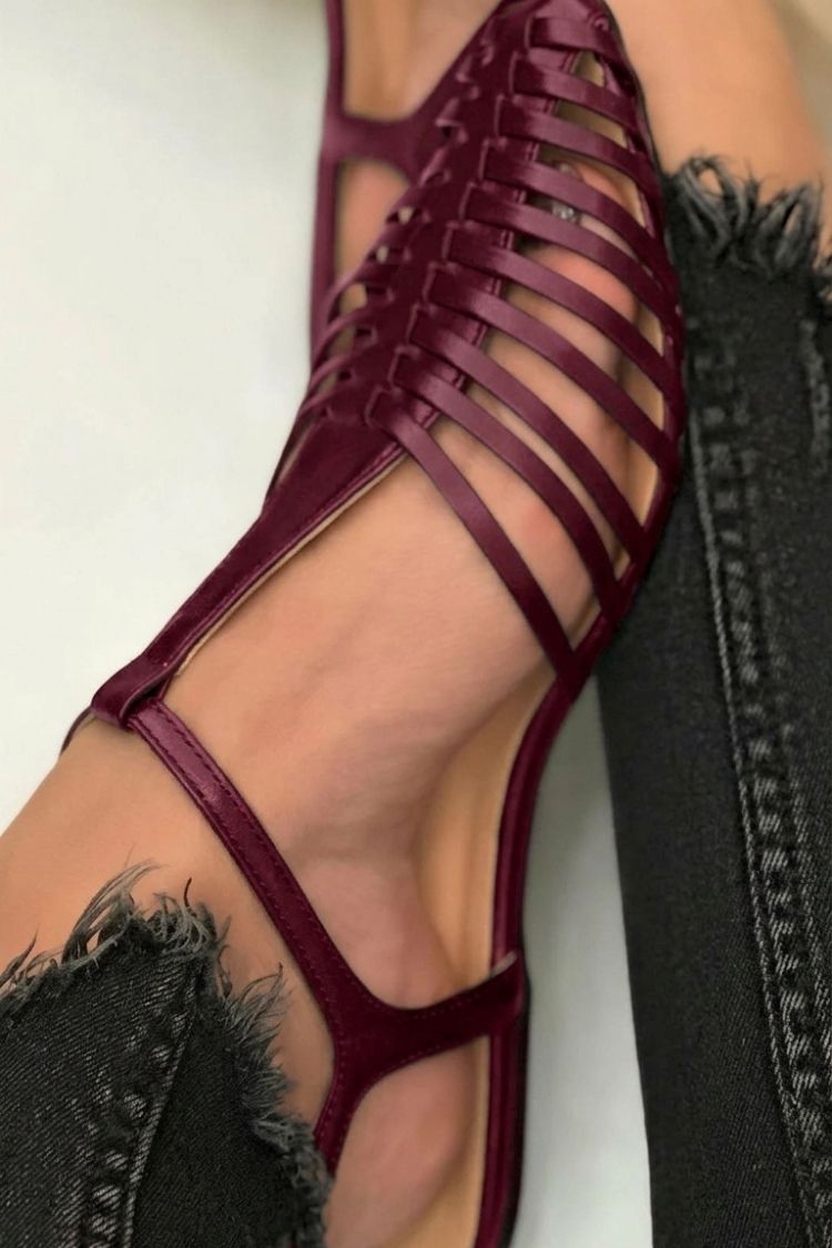 Sandales pointues à découpes épurées décontractées Noir avec bride en T