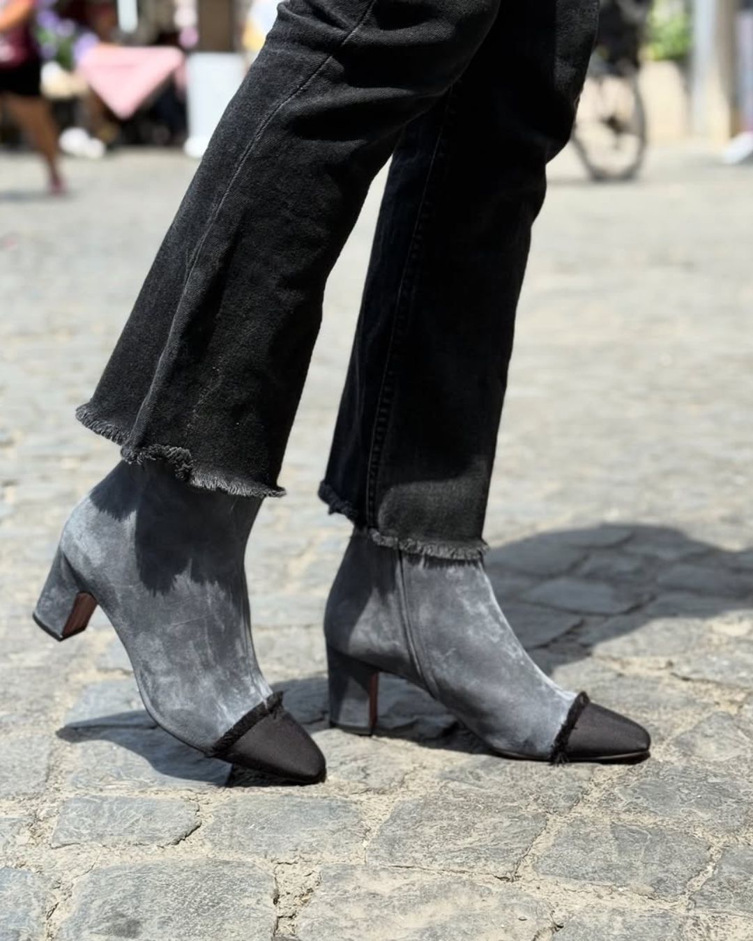Solange | Bottines Grises en Suédine à Talon Épais et Bout Carré