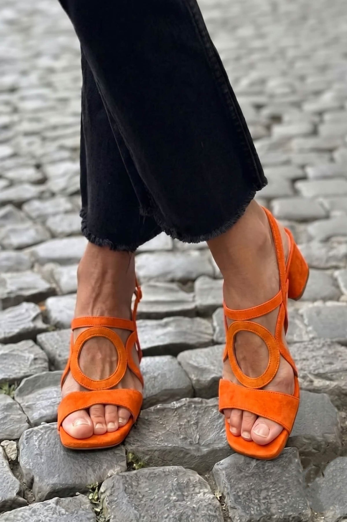 Sandales à talon slingback à découpes Jaune à bout carré