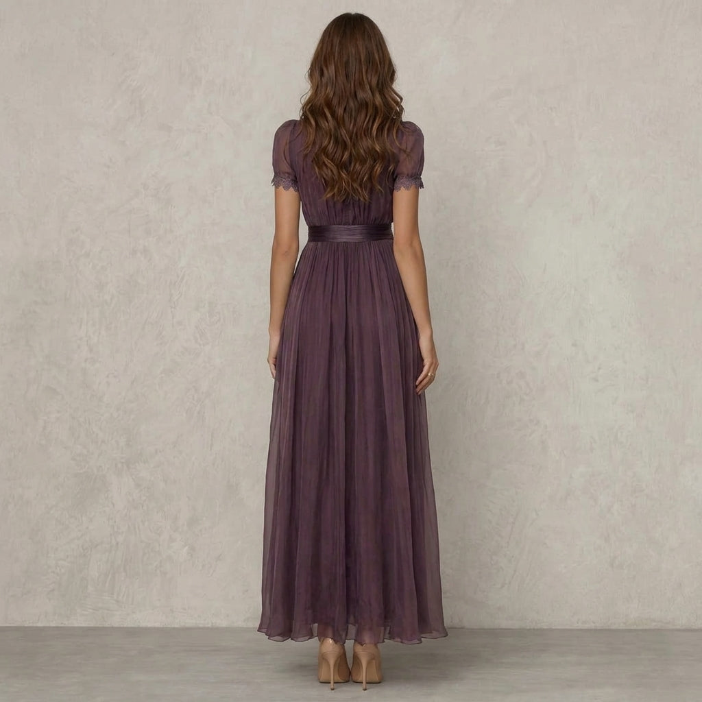 Flavia · Robe Longue à Encolure Vintage et Dentelle
