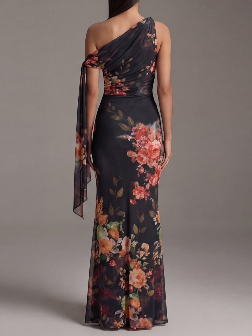 Robe Longue Noire Asymétrique à Une Épaule Imprimée Plissée en Mousseline