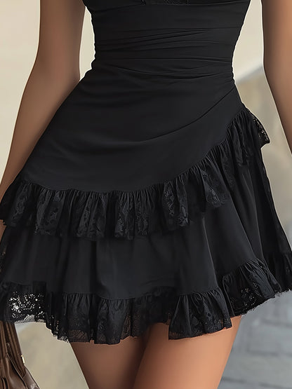 Estelle | Mini Robe à Volants en Dentelle Noire et Col en V