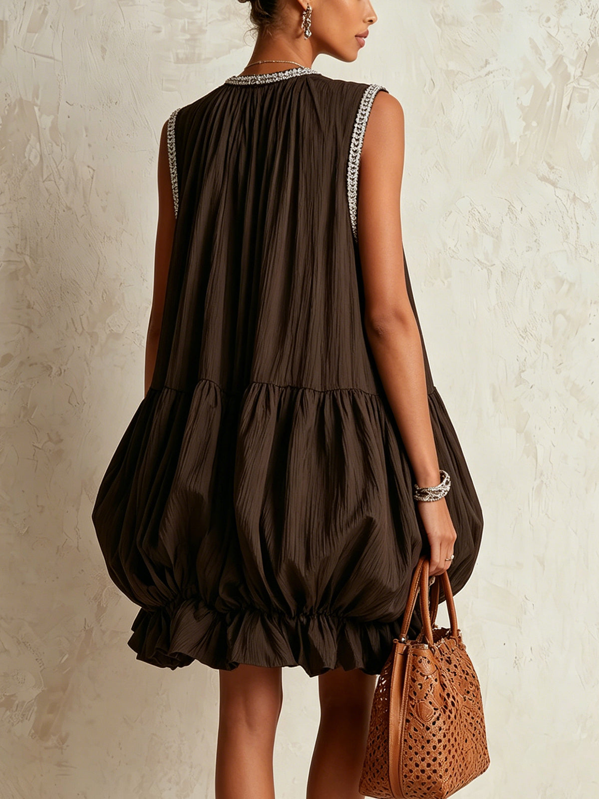 Colette | Mini Robe Sans Manches Marron à Ourlet Évasé