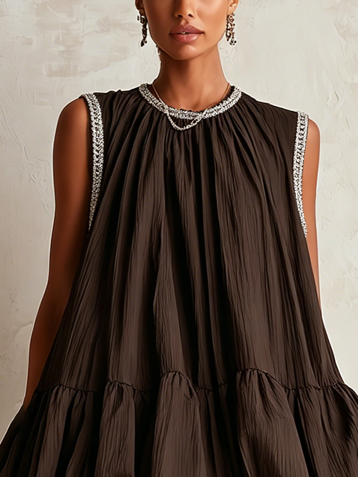 Colette | Mini Robe Sans Manches Marron à Ourlet Évasé
