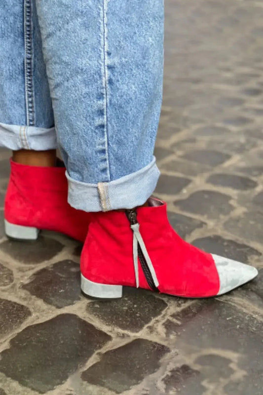 Yolande | Bottines Rouges en Suédine à Bout Contrasté et Zip