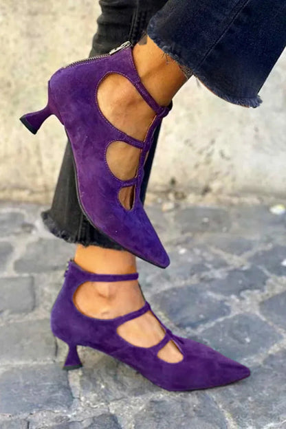 talons kitten violets à zip, bride cheville, découpes et bout effilé.