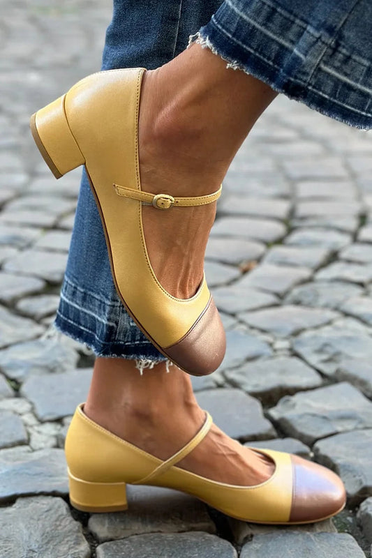 Chaussures à Talon Large Jaunes Color Block à Bout Carré et Bride sur le Cou-de-Pied.