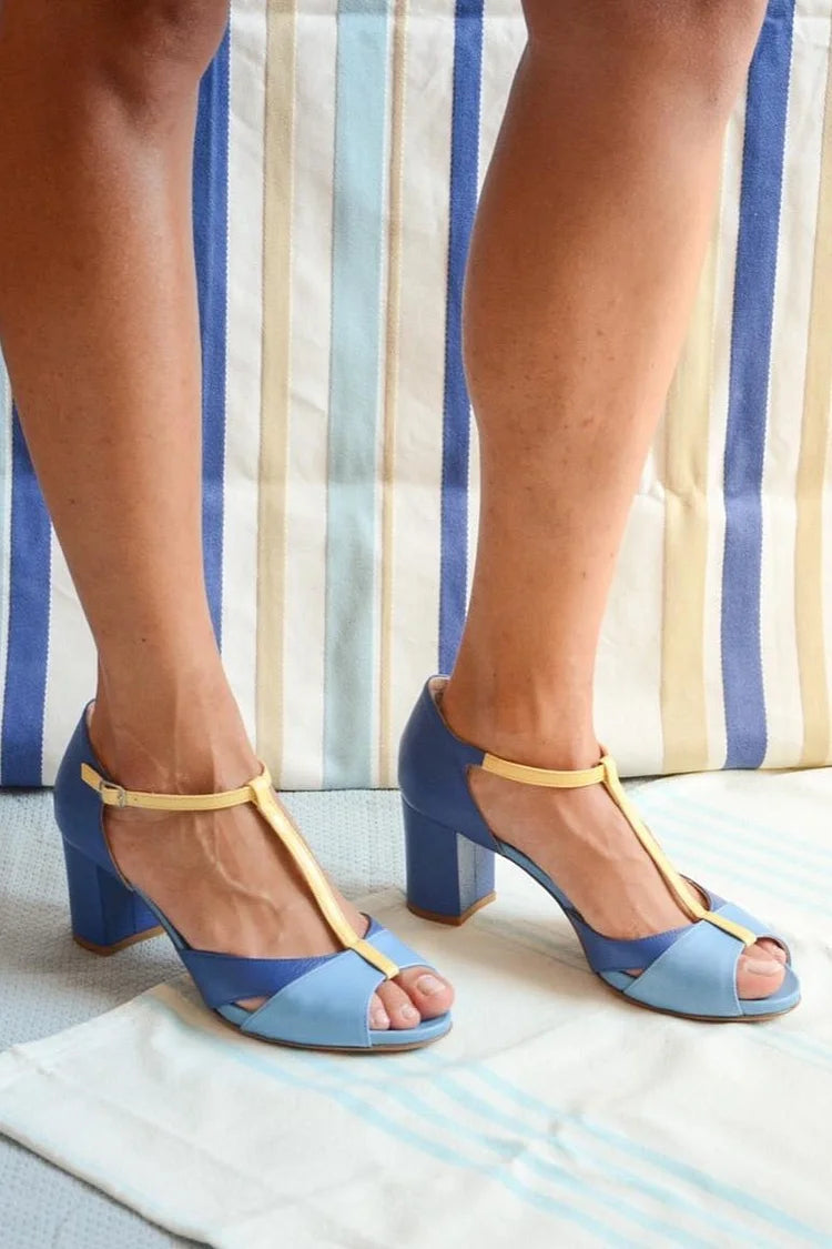Chaussures à Talon Mi-Haut Color Block à Bride en T et Bout Ouvert.