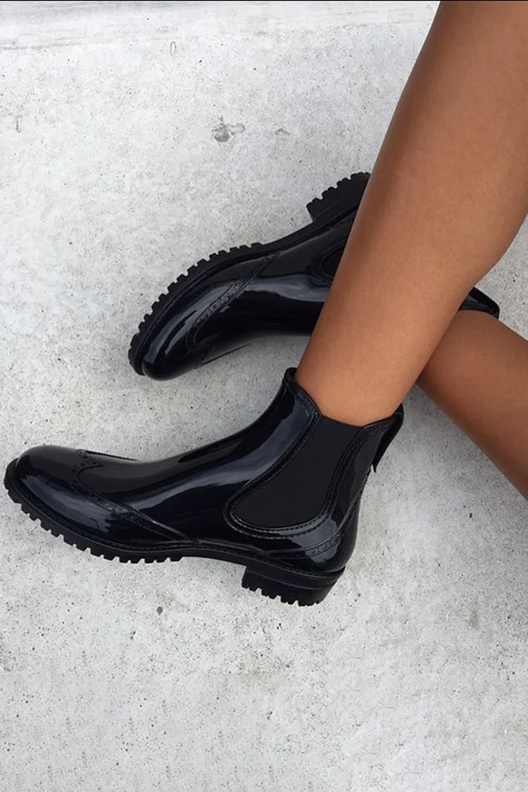 Laure | Bottines Noires à Bout Rond et Empièces