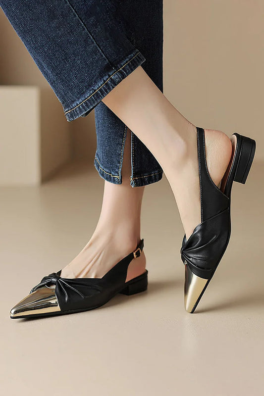 Ballerines Slingback à Bout Pointu avec Nœud Métallique et Coutures.