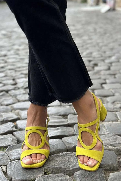Sandales à talon slingback à découpes Jaune à bout carré