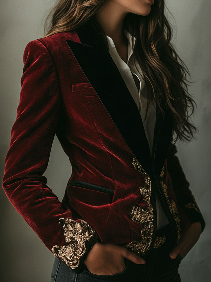 Maylis | Blazer en Velours Bordeaux Brodé d’Or à Col Noir