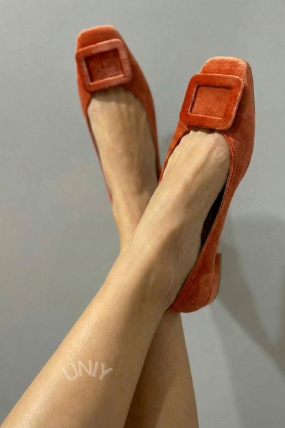 Ballerines à bout carré en velours avec boucle