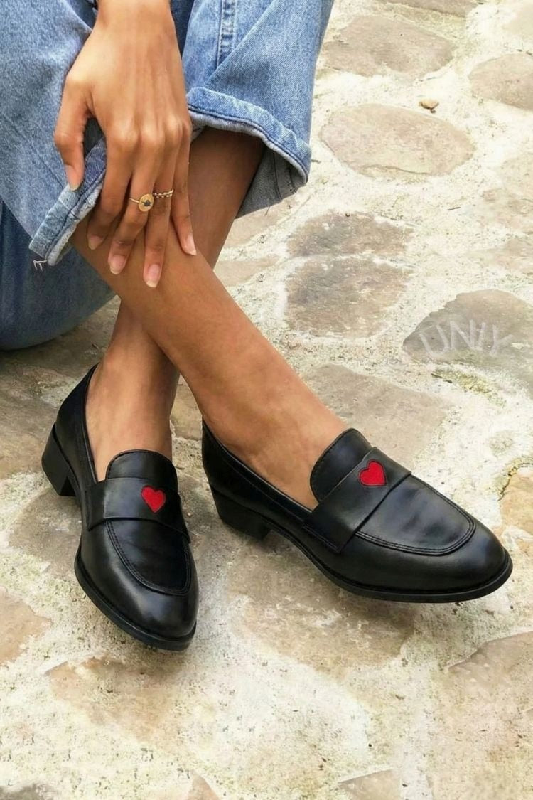Fabienne | Mocassins Noirs Classiques à Détail Cœur