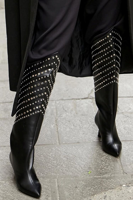 Roxane | Bottines Noires Cloutées Pointues à Talon Mi-Bas