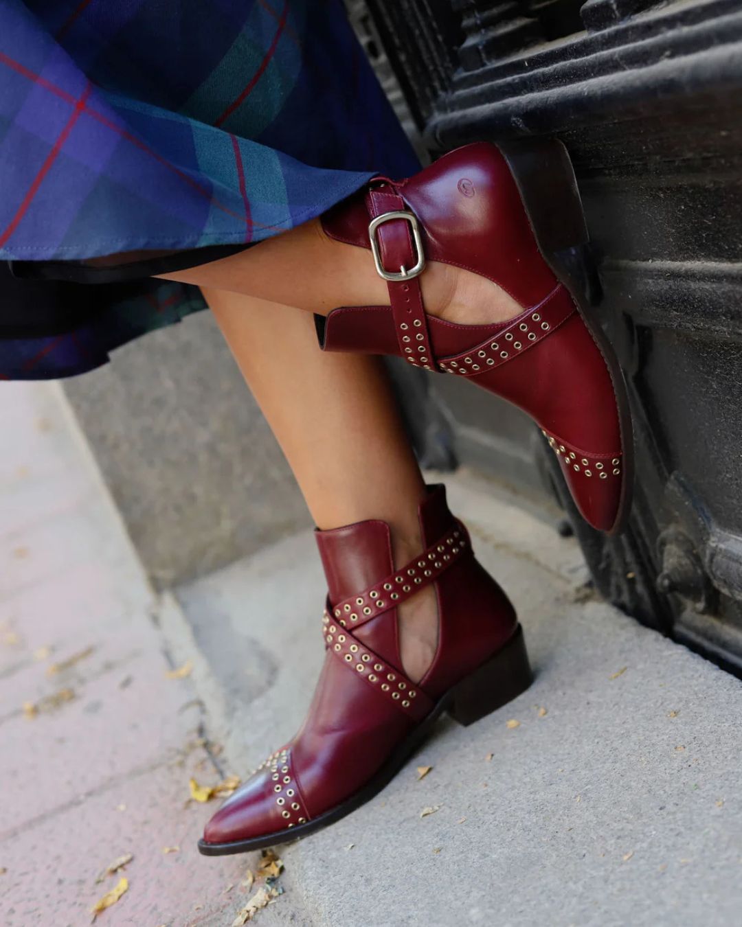 Inès | Bottines Bordeaux Pointues à Brides Croisées
