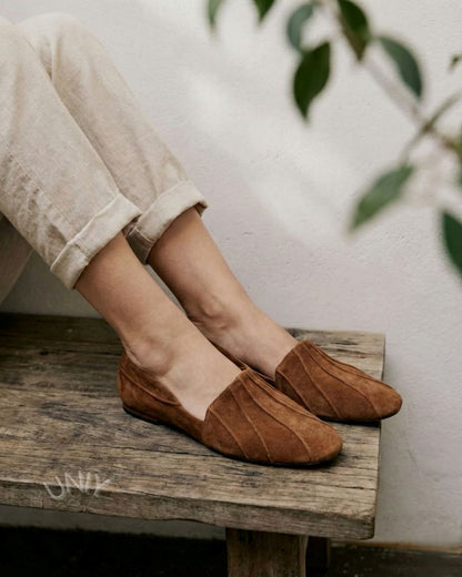 Maëva | Mocassins Plissés en Suédine Marron à Bout Pointu