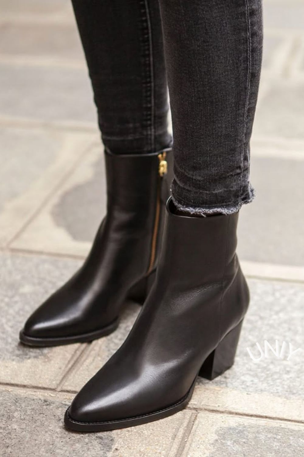 Virginie | Bottines Noires à Talon Bloc et Bout Pointu