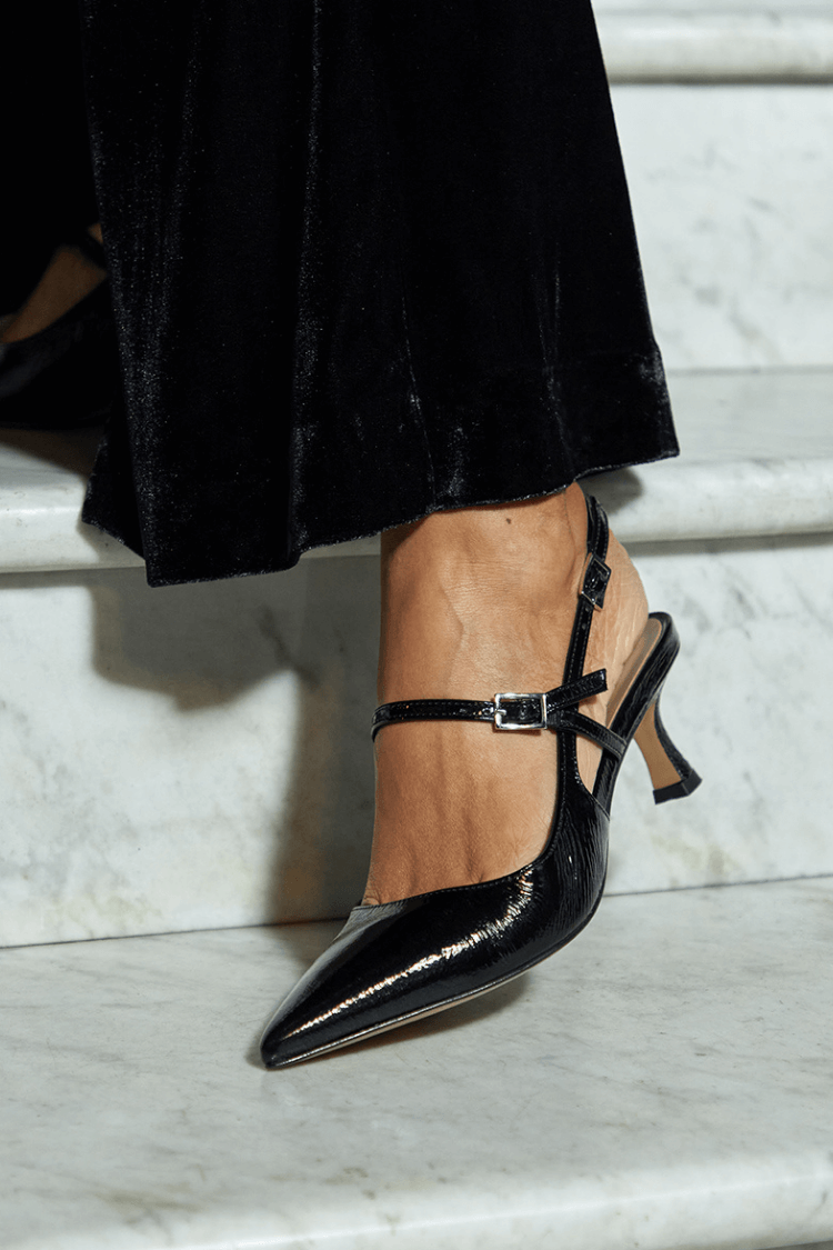 Talons slingback pointus extra-brillants Noir