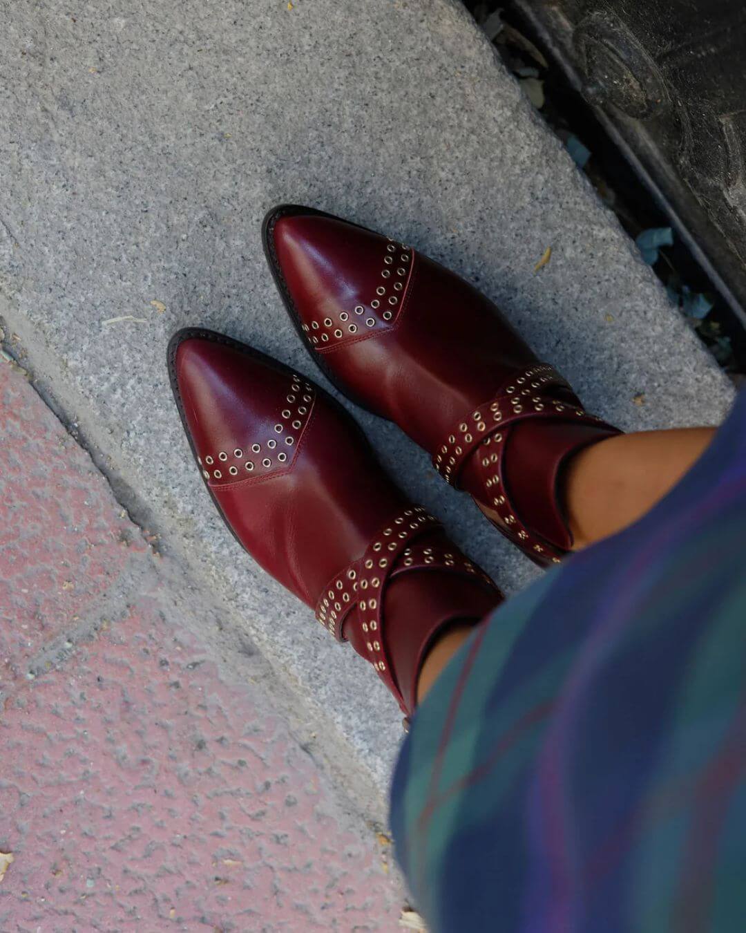 Inès | Bottines Bordeaux Pointues à Brides Croisées