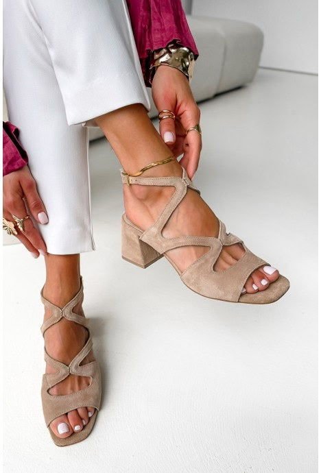 Talons bloc en suédine Beige à bout carré avec bride cheville