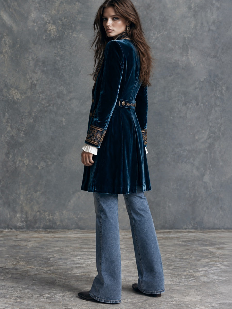 Théodora | Blazer Mi-Long en Velours Bleu Profond Brodé d’Or