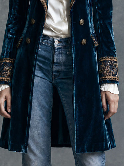 Théodora | Blazer Mi-Long en Velours Bleu Profond Brodé d’Or