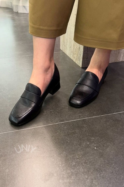 Isabeau | Mocassins Noirs Grainés à Talon Bloc