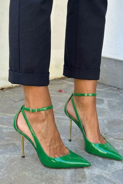 Talons aiguilles vernis Noir avec bride cheville
