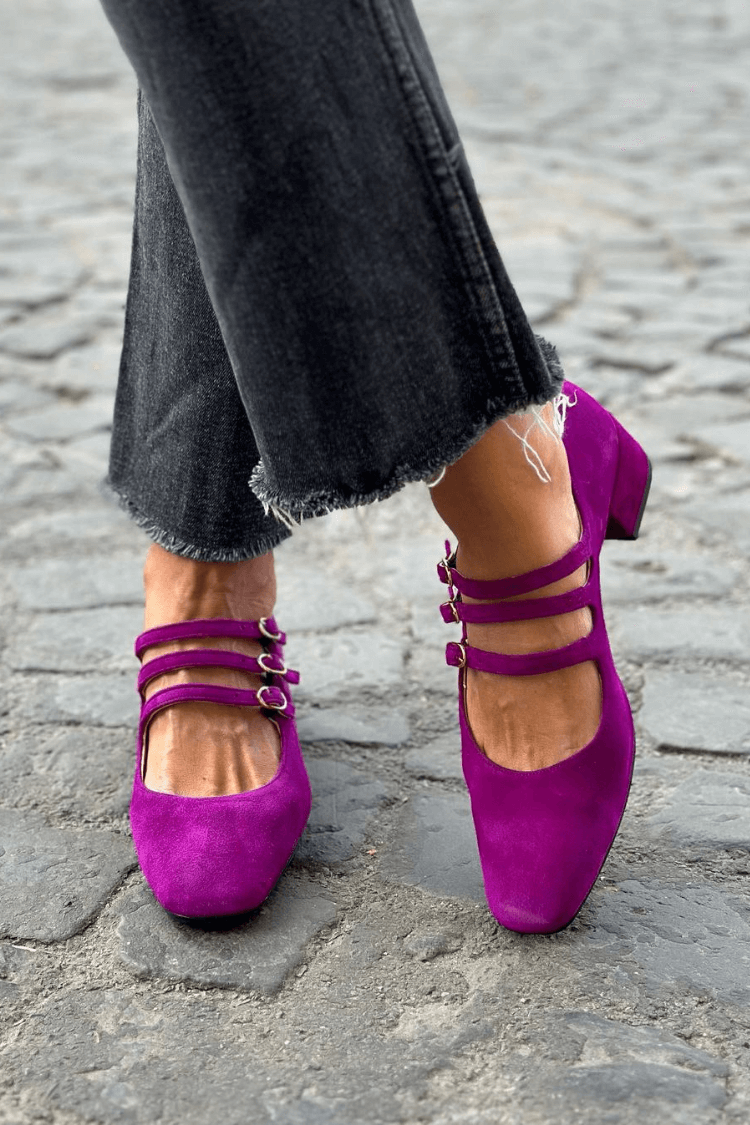 Talons larges Violet à bout carré avec boucle
