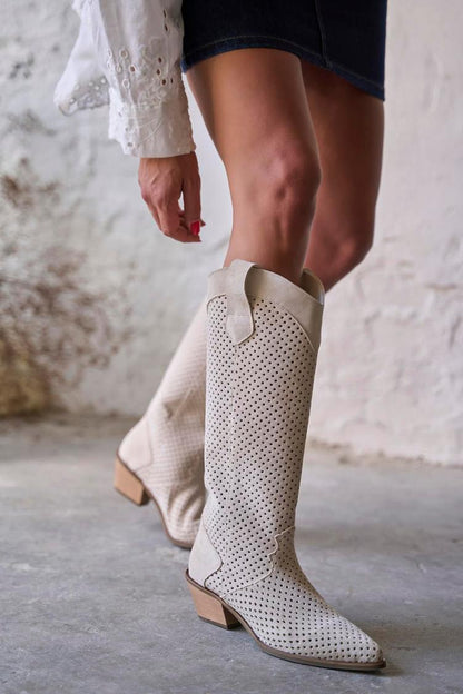 Justine | Bottes Western Beiges Perforées à Bout Pointu