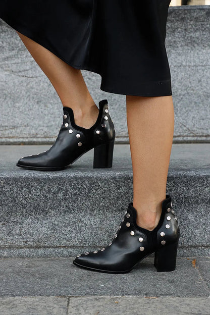 Anaïs | Bottines Noires Pointues à Œillets Métalliques