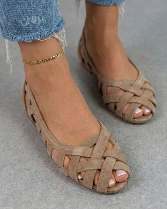 Sandales plates à découpes et bout ouvert tressées en suédine Beige