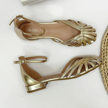 Sandales chic unies avec boucle
