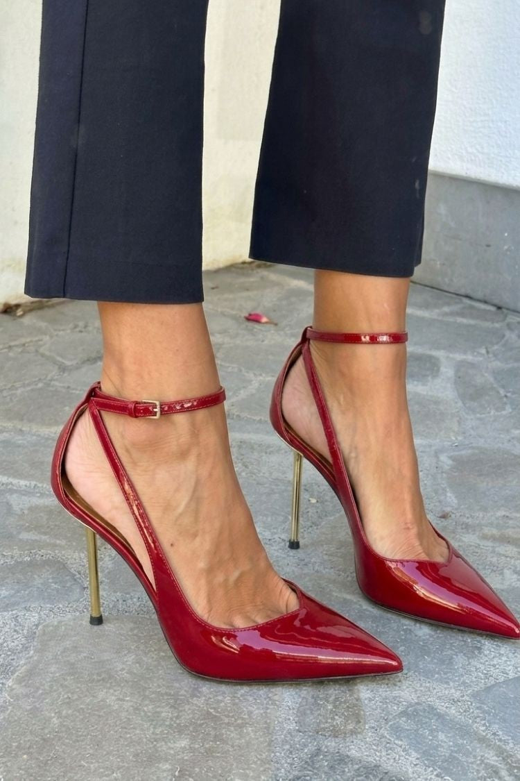 Talons aiguilles vernis Noir avec bride cheville