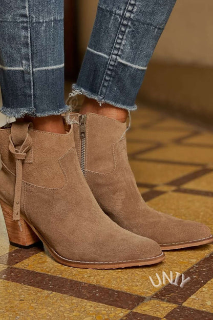 Zoé | Bottes Camel en Suédine à Talon Carré et Zip
