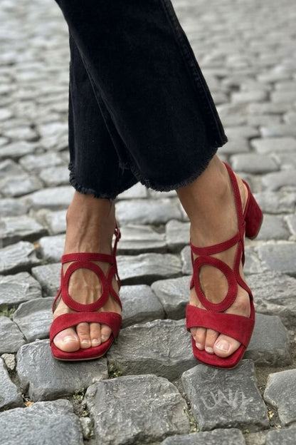 Sandales à talon slingback à découpes Jaune à bout carré