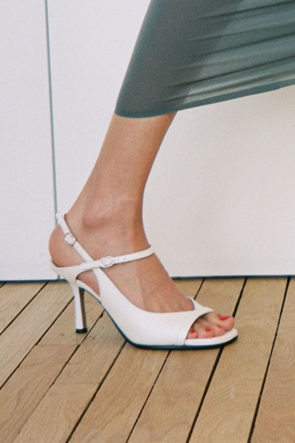 Talons aiguilles slingback effet serpent Noir à bout ouvert