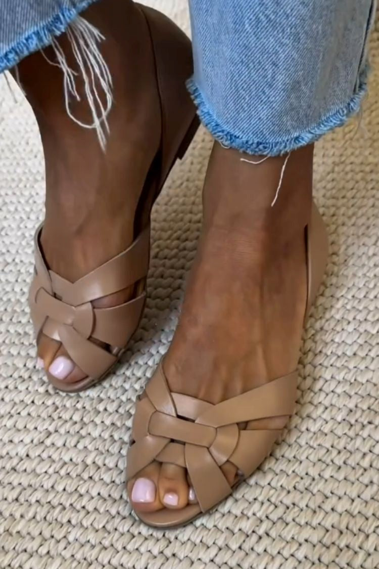 Ballerines peep toe tressées en simili cuir à brides croisées et talon fermé