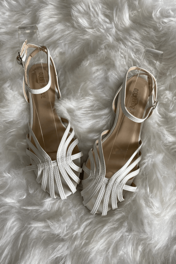 Ballerines unies à découpes et bout rond avec bride cheville