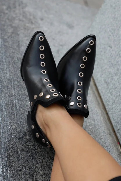 Anaïs | Bottines Noires Pointues à Œillets Métalliques