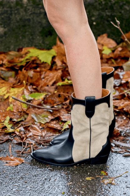 Ludivine | Bottines Western Bicolores à Motif Vache
