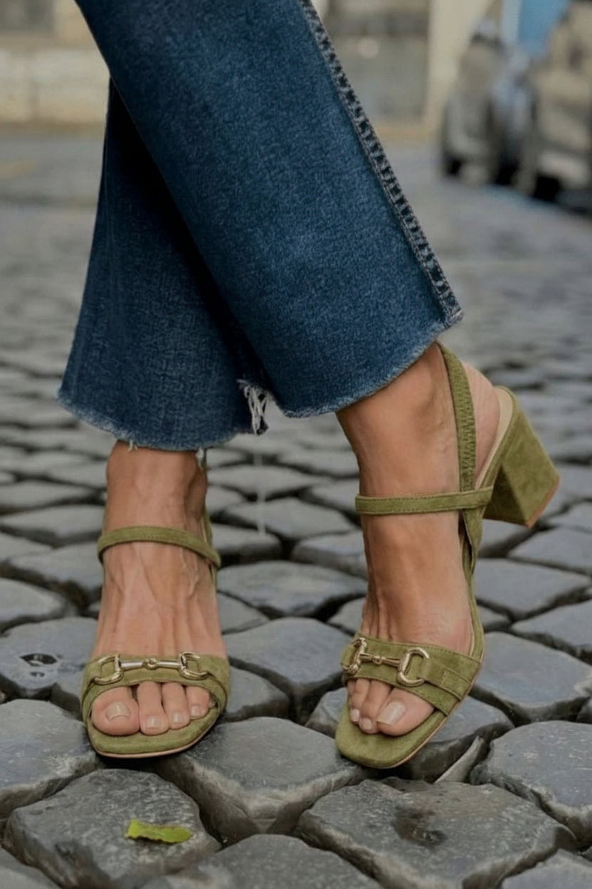 Sandales slingback en suédine Vert Olive à talon bloc