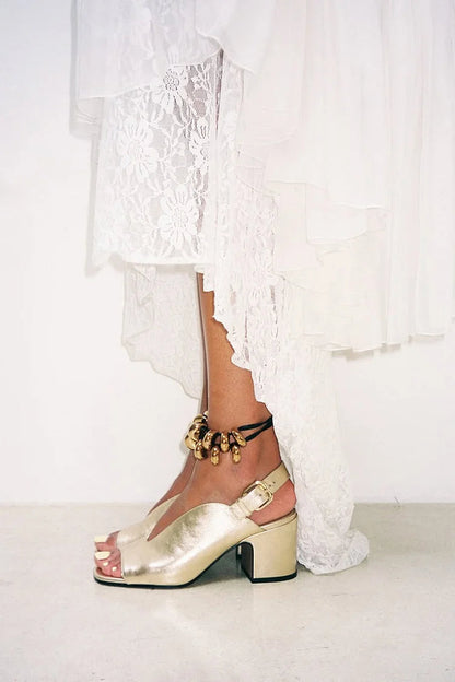 Talons larges slingback peep toe métallisés brillants Or
