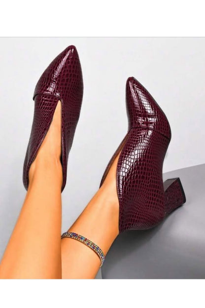 Bottines à Bout Pointu Imprimé Python au Design Élégant.