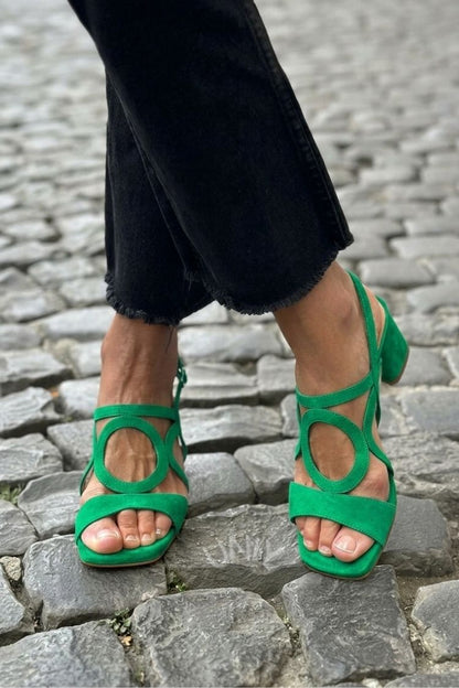 Sandales à talon slingback à découpes Jaune à bout carré