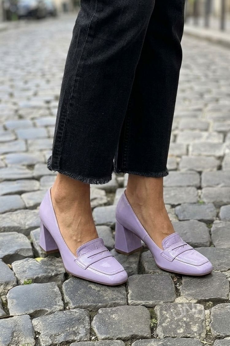 Ariane | Mocassins Vernis Lavande à Talon Bloc