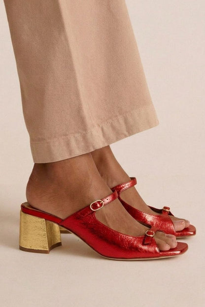 talons or slingback à bout color block, découpes et talon large.