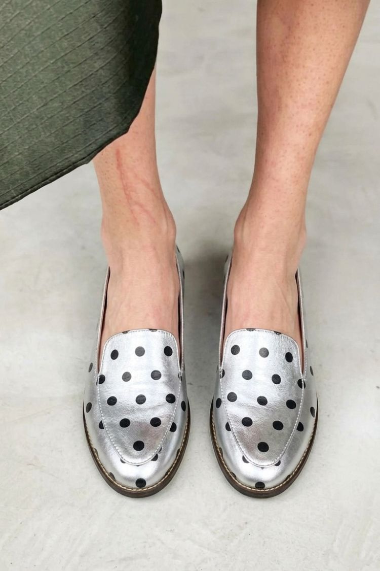 Alix | Mocassins Argentés Pointus à Pois